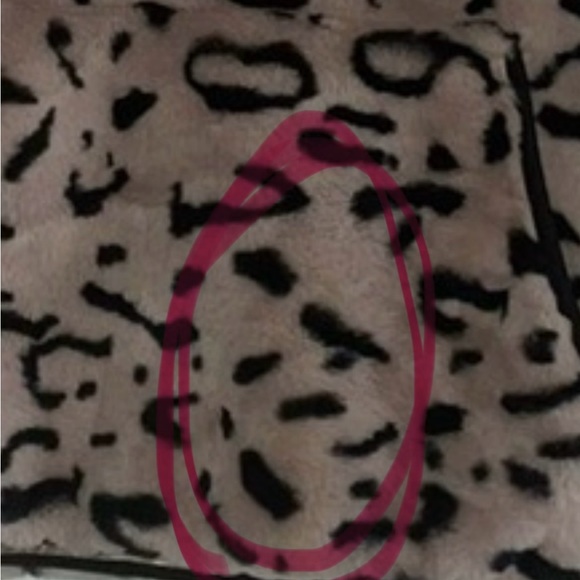 Buckle pullover - Picture 3 of 3